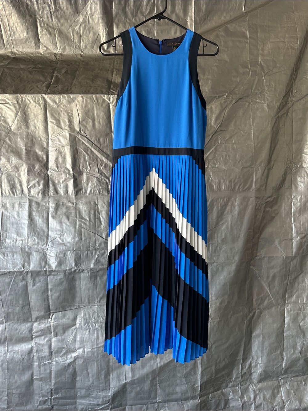 Banana Republic  Chevron Midi Dress - Sleeveless - Picture 3 of 4